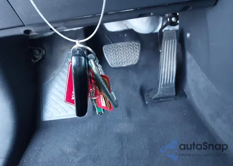 2025 Toyota Sienna Xle из США, поврежденный, VIN 5TDJRKEC9SS255609